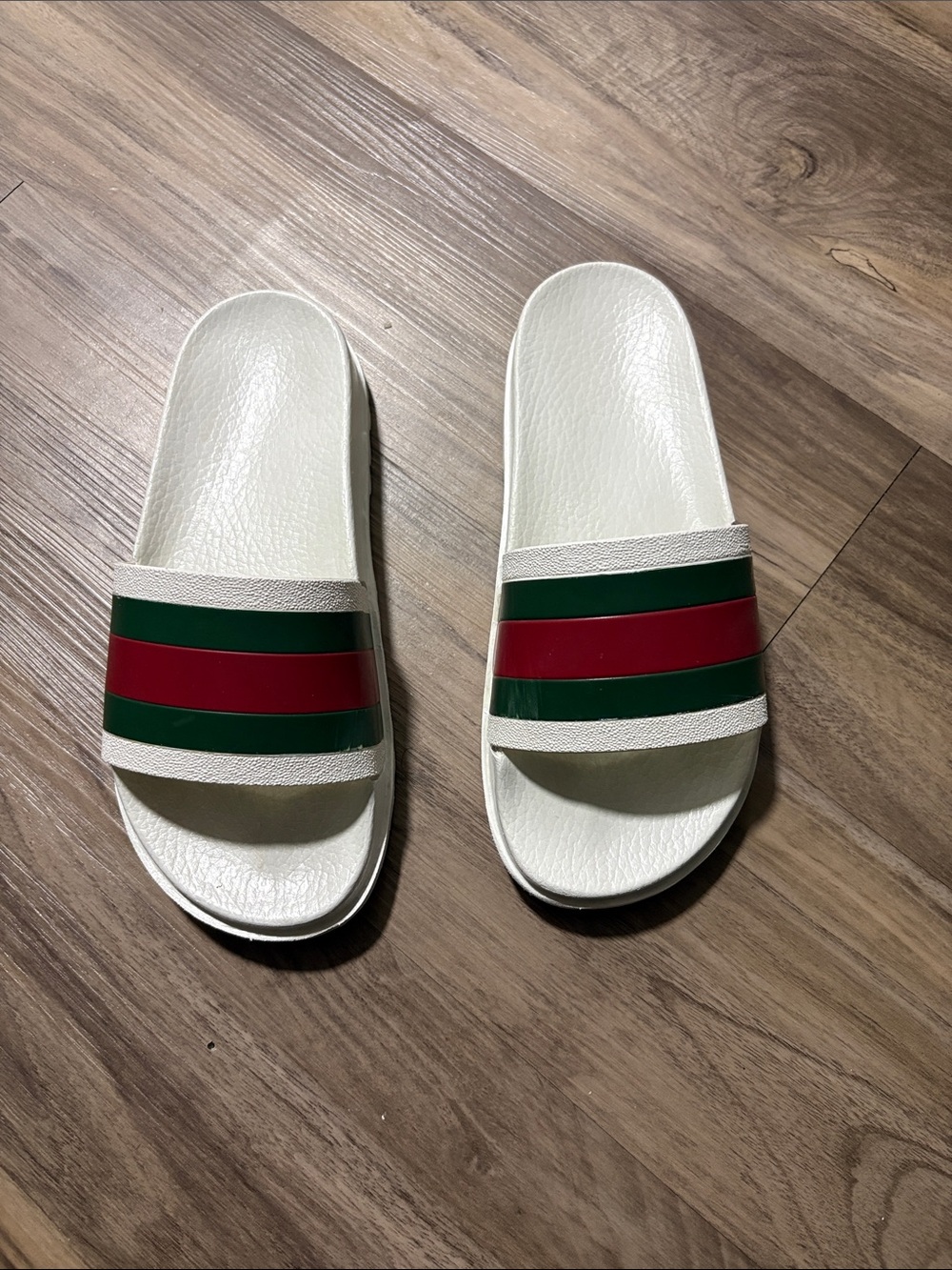 Gucci White Slide Sandals with Green and Red Stripes
